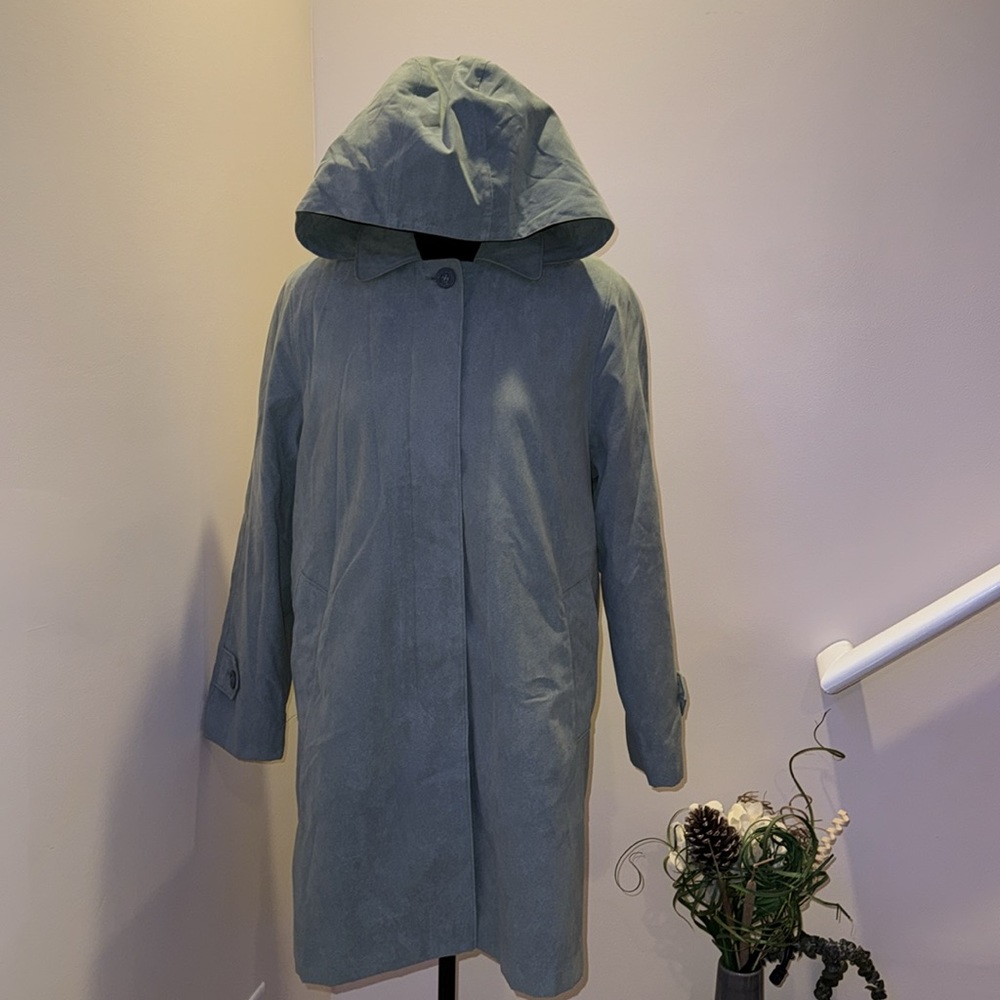 EUC- Appleseed’s Trench Coat  with removable hoodie and lining